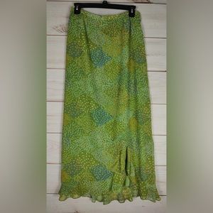 Collin Creek size 10 skirt Women’s green maxie with ruffeled hem.